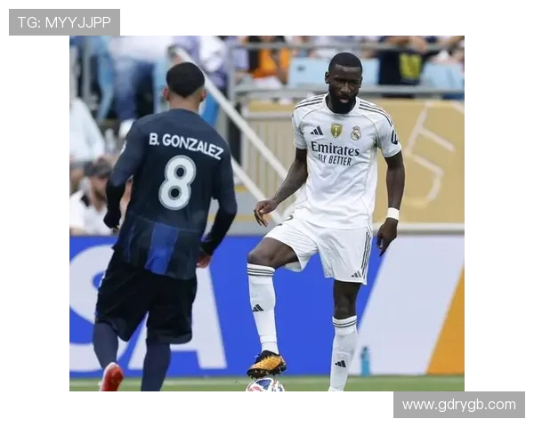 马卡报道吕迪格复出时间推迟至十一月底球队将耐心等待他恢复状态