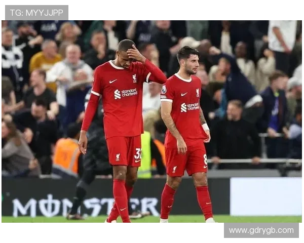 哈曼批评裁判缺乏VAR执法能力质疑迪亚斯越位判罚影响比赛公正性